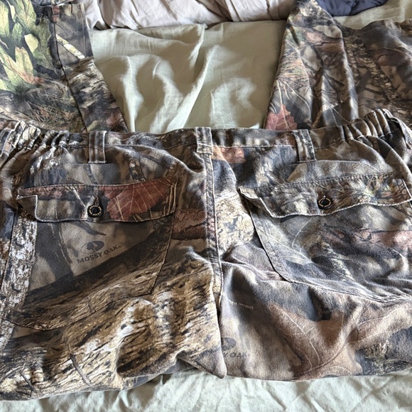 Mossy Oak Camouflage Cargo Pants - XL - Picture 4 of 4